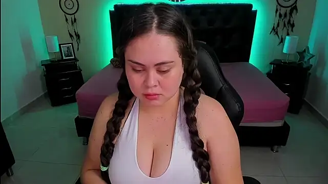 LolaVillalobos online show from 12, 10, 2025