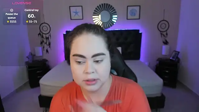 LolaVillalobos online show from 19, 1, 2026