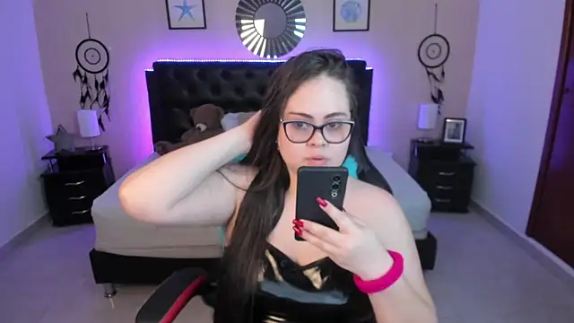 LolaVillalobos online show from 28, 2, 2026