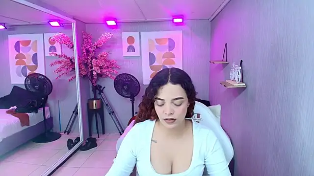 Maggy t18 online show from 12, 4, 2026