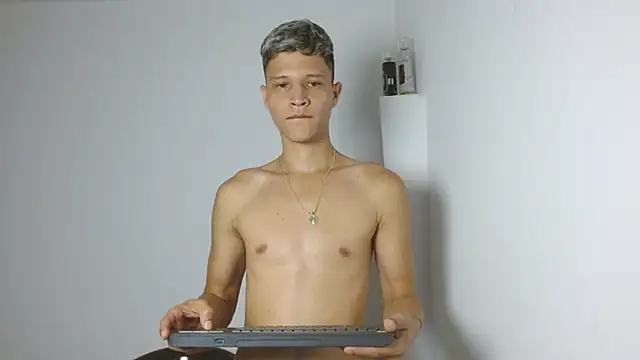 Twinkcock22 online show from 19, 5, 2026