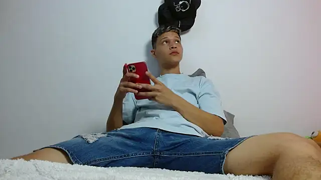 Twinkcock22 online show from 12, 4, 2026