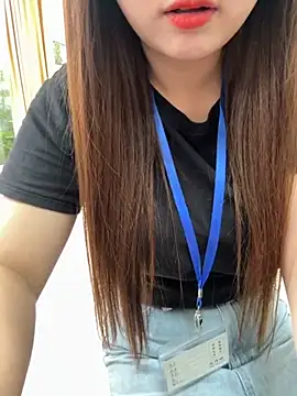 PhuongNhi21 online show from 7, 11, 2025