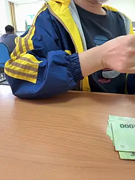 PhuongNhi21 online show from 4, 10, 2025