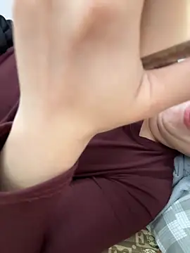 PhuongNhi21 online show from 17, 11, 2025