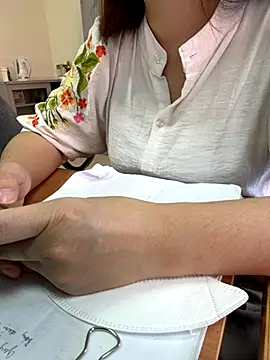 PhuongNhi21 online show from 3, 10, 2025