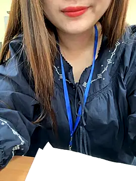 PhuongNhi21 online show from 11, 11, 2025