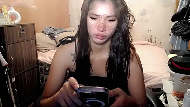Snapshot of Cutierhyxx chatting on 15, 5, 2026 Cutierhyxx online show from 15, 5, 2026