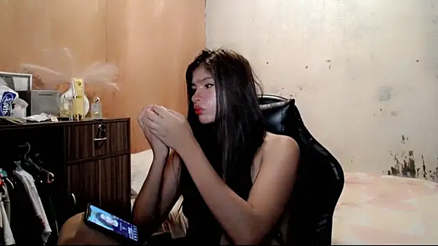Snapshot of Cutierhyxx chatting on 11, 5, 2026 Cutierhyxx online show from 11, 5, 2026