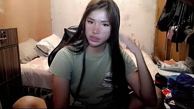 Snapshot of Cutierhyxx chatting on 4, 5, 2026 Cutierhyxx online show from 4, 5, 2026