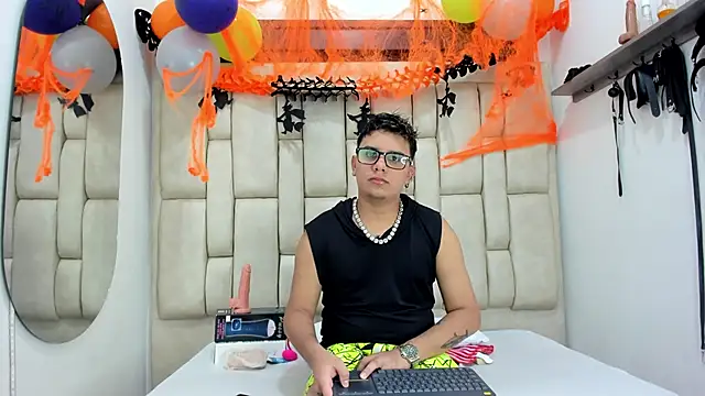 DavilANDkevin2 online show from 28, 10, 2025