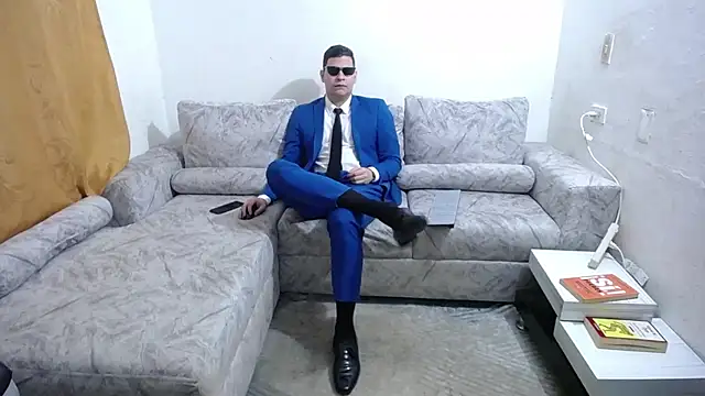 Victor Maitland online show from 5, 10, 2025