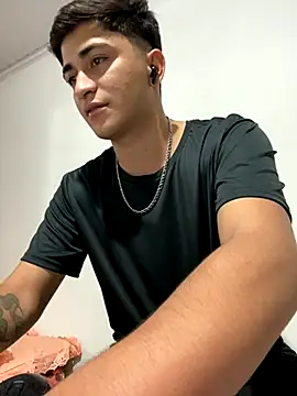 Snapshot of Tavinho067 chatting on 31, 10, 2025 Tavinho067 online show from 31, 10, 2025