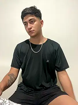 Snapshot of Tavinho067 chatting on 10, 11, 2025 Tavinho067 online show from 10, 11, 2025