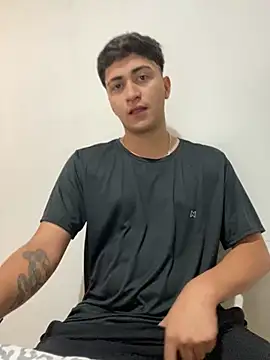 Snapshot of Tavinho067 chatting on 28, 10, 2025 Tavinho067 online show from 28, 10, 2025