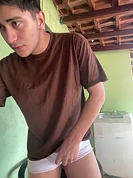 Snapshot of Tavinho067 chatting on 6, 2, 2026 Tavinho067 online show from 6, 2, 2026