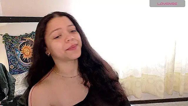 Snapshot of Amanda_sweet chatting on 7, 5, 2026 Amanda sweet online show from 7, 5, 2026