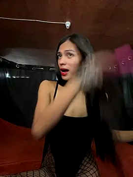 Ur latinahotpaprika online show from 6, 10, 2025