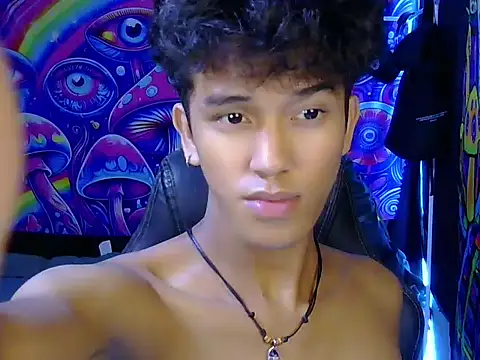 Snapshot of kenbigcockxx chatting on 25, 5, 2026 kenbigcockxx online show from 25, 5, 2026