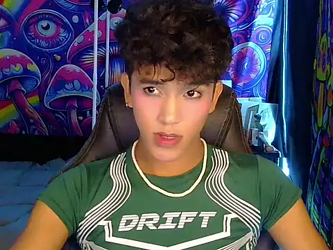 Snapshot of kenbigcockxx chatting on 20, 5, 2026 kenbigcockxx online show from 20, 5, 2026