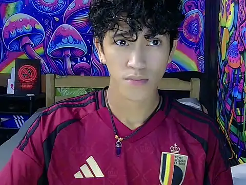 Snapshot of kenbigcockxx chatting on 19, 6, 2026 kenbigcockxx online show from 19, 6, 2026