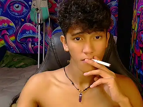 Snapshot of kenbigcockxx chatting on 24, 5, 2026 kenbigcockxx online show from 24, 5, 2026