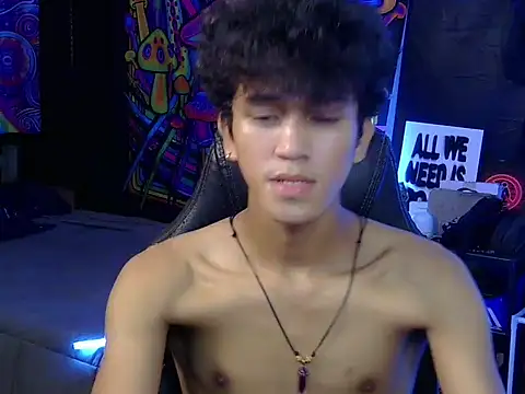 Snapshot of kenbigcockxx chatting on 4, 7, 2026 kenbigcockxx online show from 4, 7, 2026