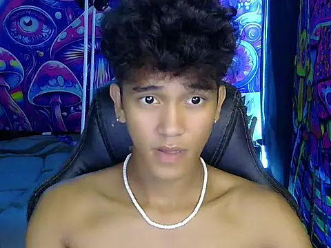 Snapshot of kenbigcockxx chatting on 15, 5, 2026 kenbigcockxx online show from 15, 5, 2026