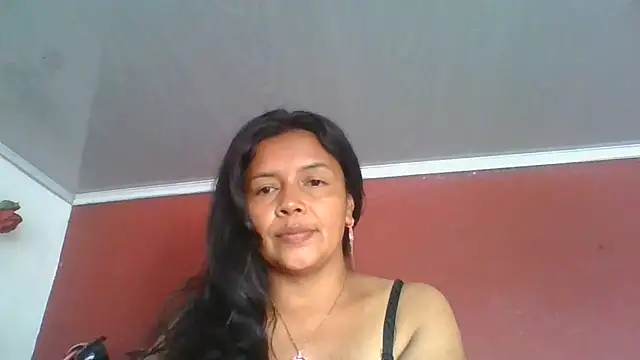 Snapshot of DianaOchoa_ chatting on 10, 7, 2026 DianaOchoa online show from 10, 7, 2026