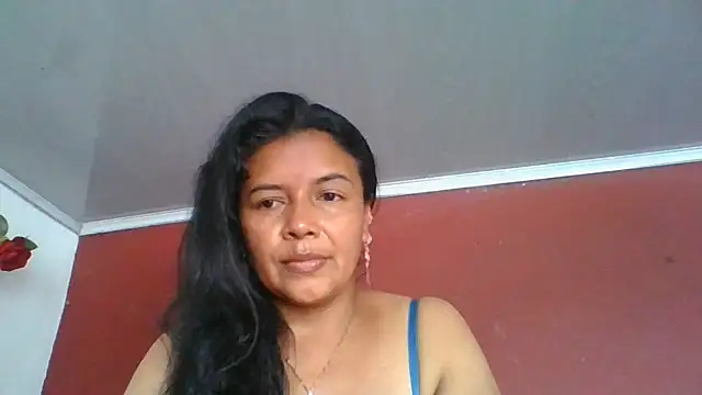 Snapshot of DianaOchoa_ chatting on 19, 6, 2026 DianaOchoa online show from 19, 6, 2026
