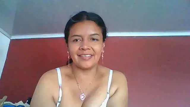 Snapshot of DianaOchoa_ chatting on 16, 6, 2026 DianaOchoa online show from 16, 6, 2026
