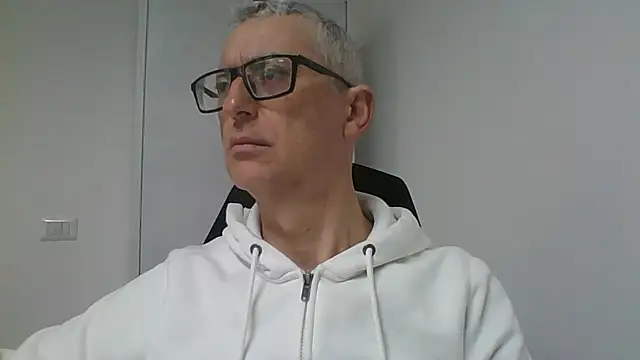 Snapshot of Sensor2000 chatting on 17, 1, 2026 Sensor2000 online show from 17, 1, 2026