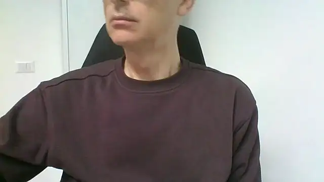 Snapshot of Sensor2000 chatting on 23, 2, 2026 Sensor2000 online show from 23, 2, 2026