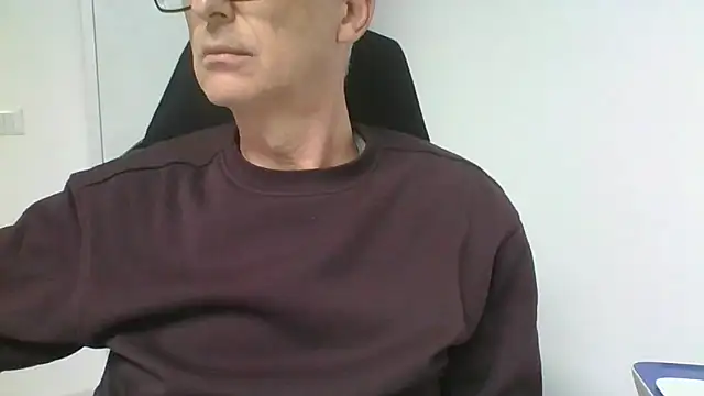 Snapshot of Sensor2000 chatting on 10, 2, 2026 Sensor2000 online show from 10, 2, 2026