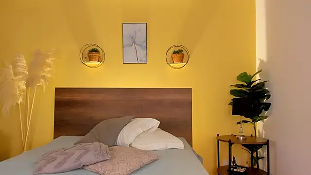 Snapshot of Keily-w chatting on 13, 10, 2025 Keily-w online show from 13, 10, 2025