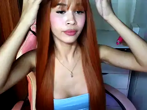 Snapshot of sweetleigh18 chatting on 2, 12, 2025 sweetleigh18 online show from 2, 12, 2025