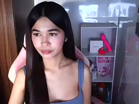 Snapshot of sweetleigh18 chatting on 30, 10, 2025 sweetleigh18 online show from 30, 10, 2025