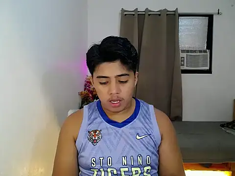 Hugecock2hundle intown online show from 23, 11, 2025