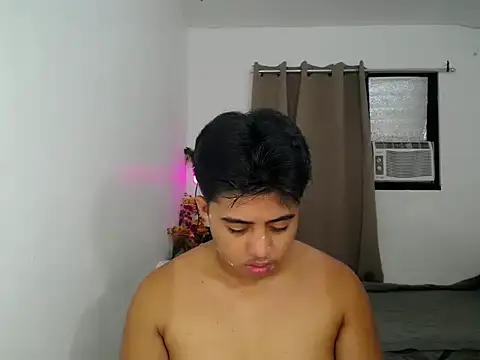 Hugecock2hundle intown online show from 14, 11, 2025