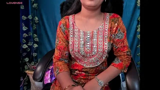 Snapshot of Forever_Love2025 chatting on 1, 11, 2025 Forever Love2025 online show from 1, 11, 2025