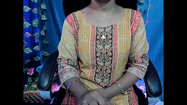 Snapshot of Forever_Love2025 chatting on 8, 10, 2025 Forever Love2025 online show from 8, 10, 2025