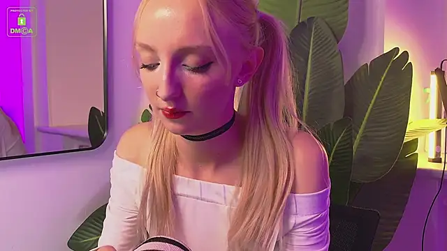 maya snow online show from 15, 10, 2025