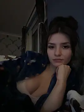 Snapshot of Naughty_CrystalXX chatting on 9, 10, 2025 Naughty CrystalXX online show from 9, 10, 2025