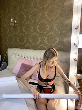 RosieBlossom online show from 15, 11, 2025