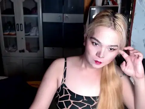 Snapshot of blonditax1111 chatting on 18, 7, 2026 blonditax1111 online show from 18, 7, 2026