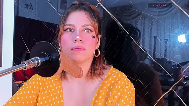 abby blond  online show from 10, 10, 2025