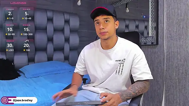 jaze bradley online show from 8, 11, 2025