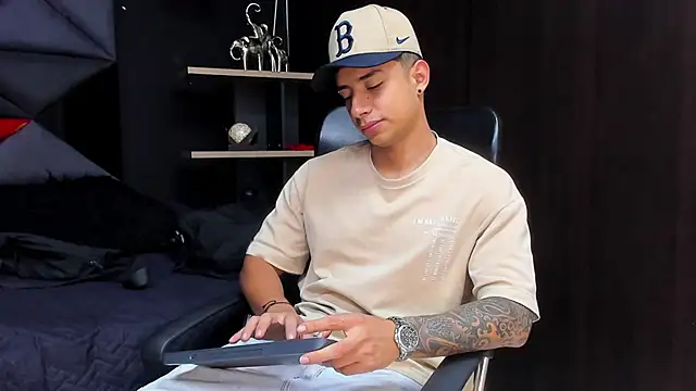 jaze bradley online show from 4, 12, 2025