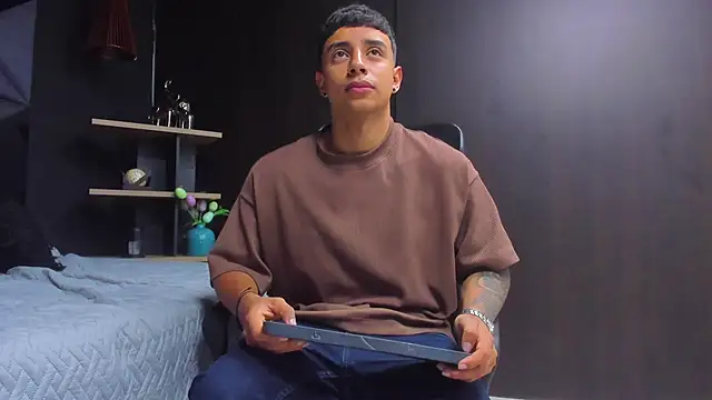 jaze bradley online show from 15, 12, 2025