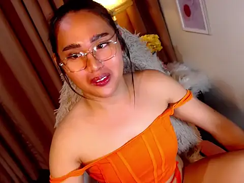 urmidnightcravingsxx online show from 20, 4, 2026